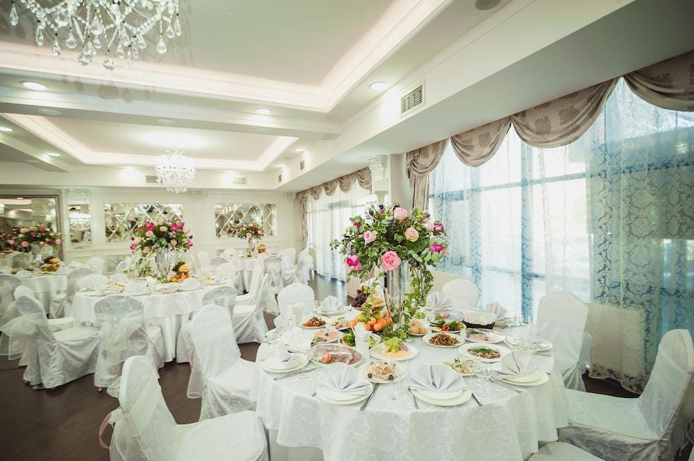 Reikartz Park Astana Ex-Royal Park Hotel & Spa Eksteriør bilde