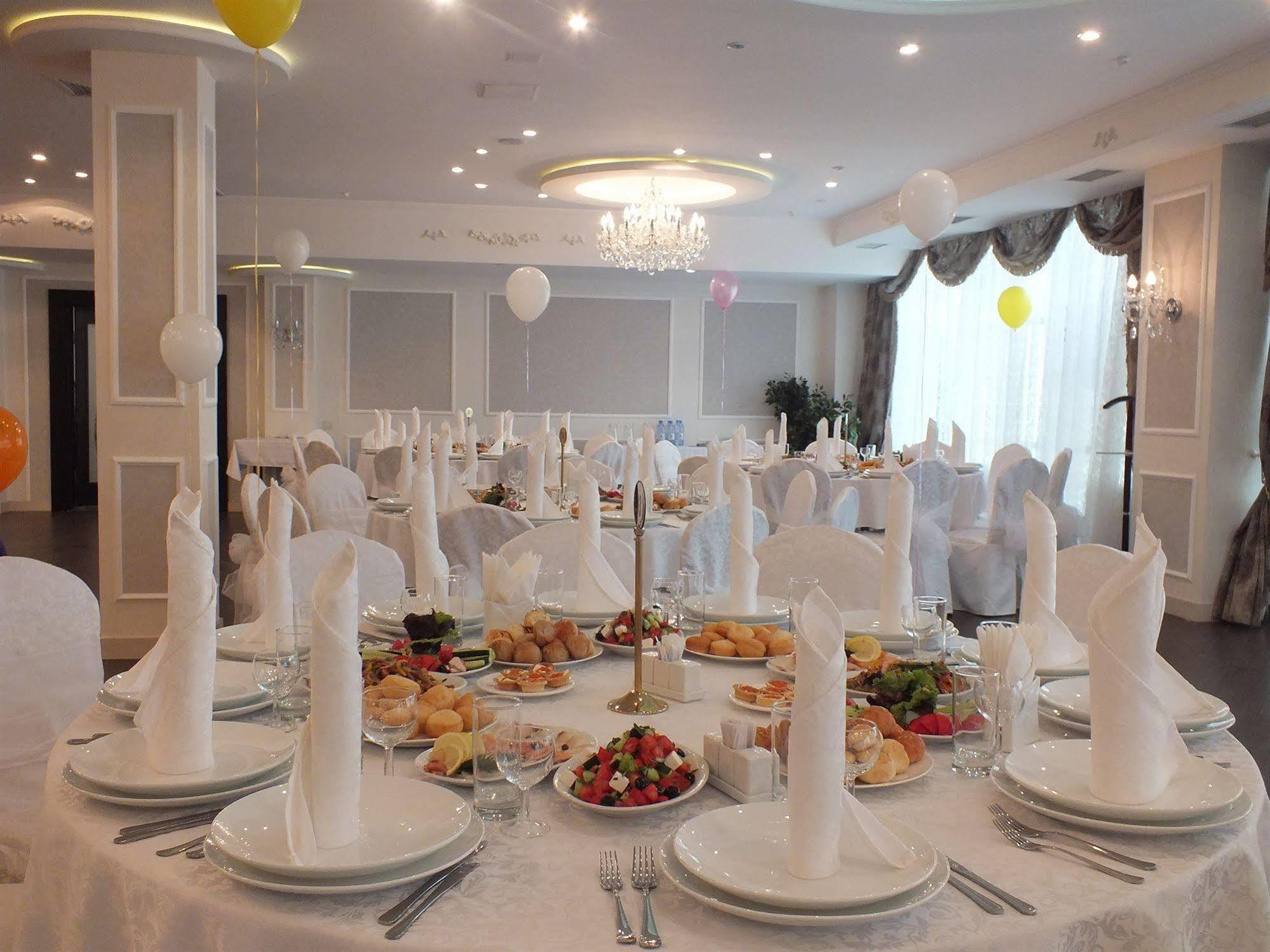 Reikartz Park Astana Ex-Royal Park Hotel & Spa Eksteriør bilde